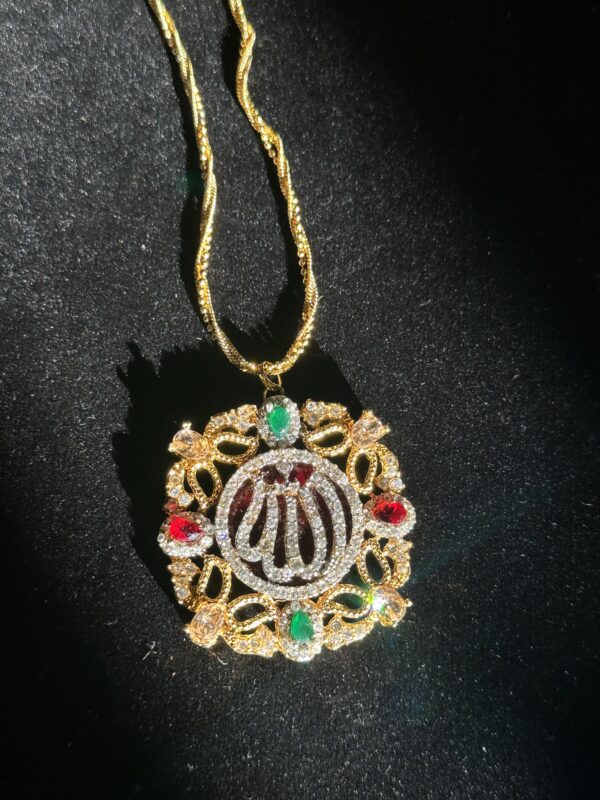 Elegant Gold-Plated Pendant - EDPP
