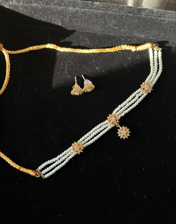 Stunning Artificial Zircon Choker Set with Pearls