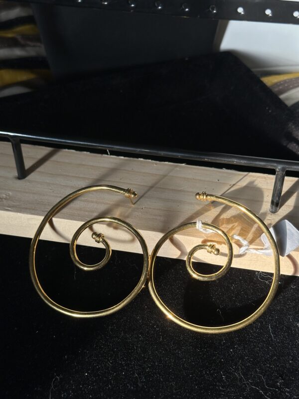 21K Gold-Plated Hoop Earrings – Medium - Image 3