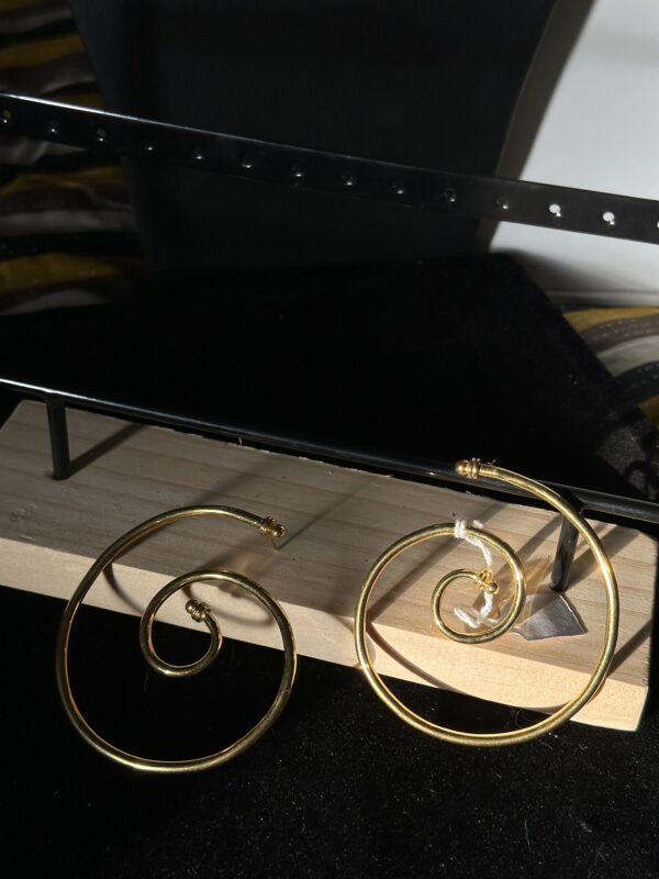 21K Gold-Plated Hoop Earrings – Medium